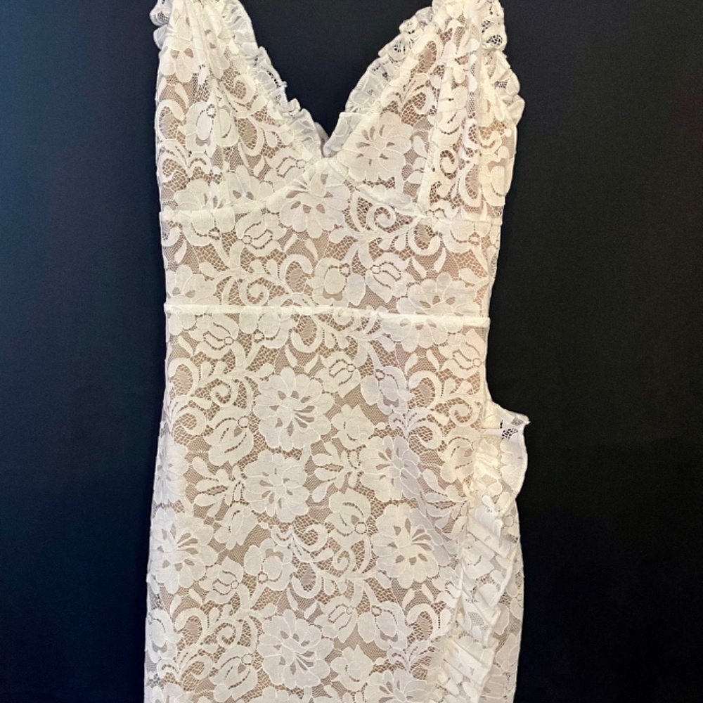 Dress - Picture 3 of 3